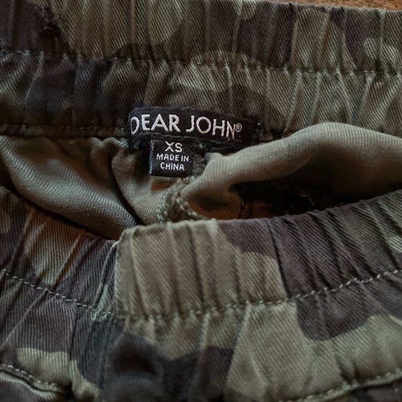 Dear John Camo Joggers. Size XS - Picture 5 of 5